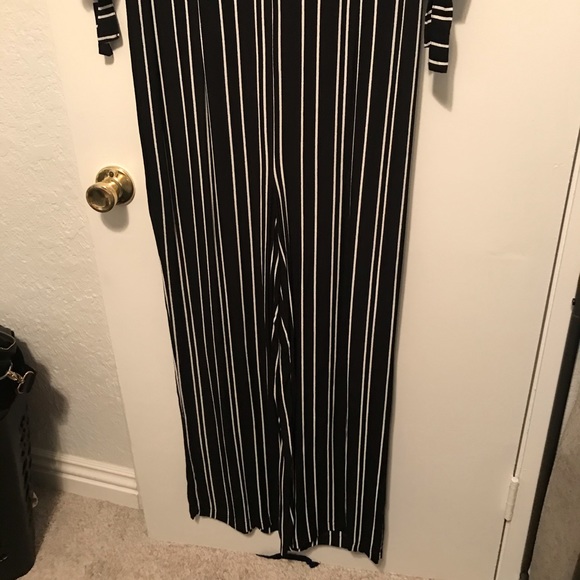 Black and white striped jumpsuit - Picture 2 of 3